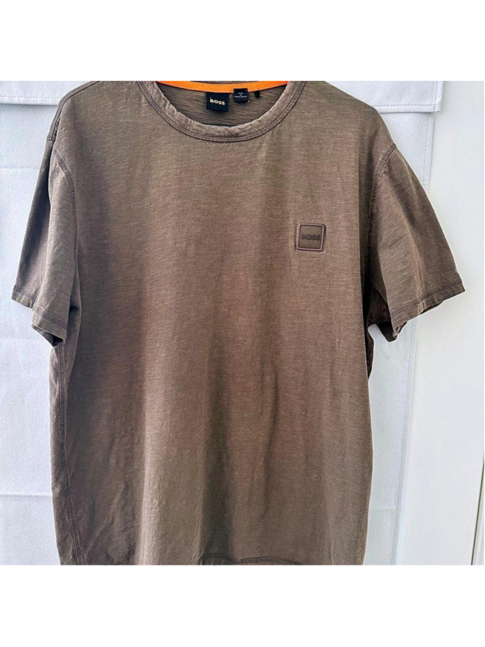 Brown boss T-shirt
#boss#trendy#preppy